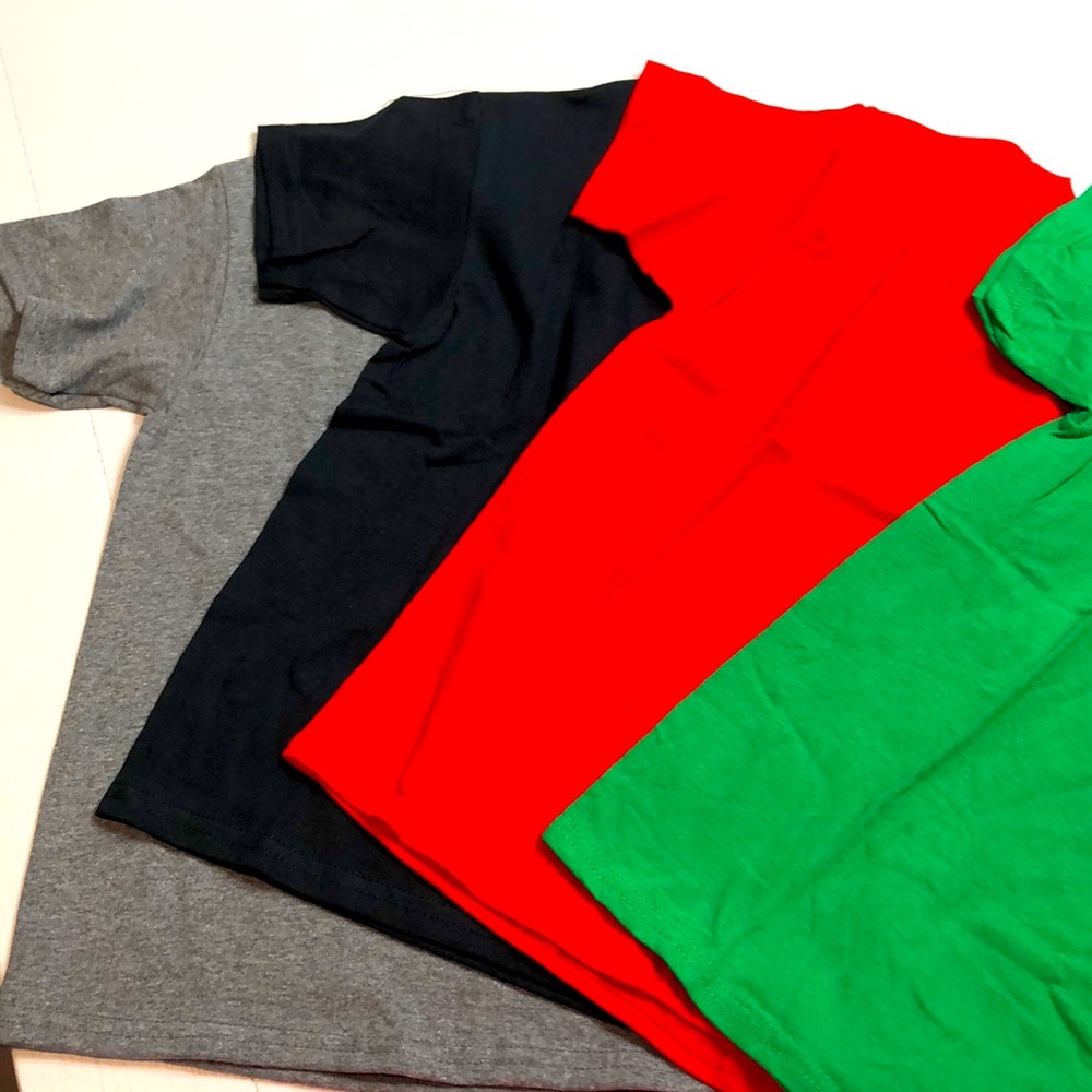 Gildan Youth Small Heavy cotton tee shirts